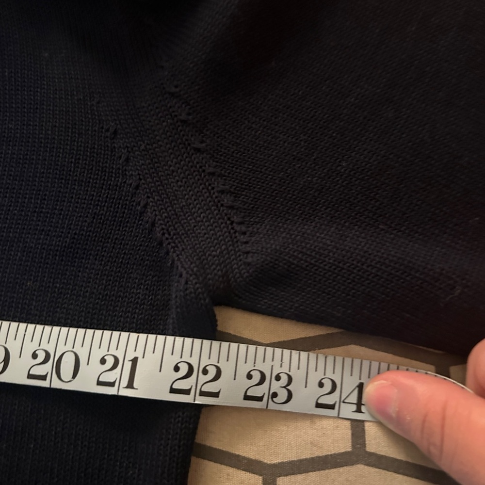 Eleventy
Navy Blue Wool Cardigan - Picture 5 of 7